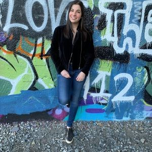 Meet your Posher, Jessica